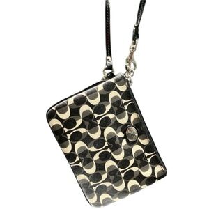 Coach Peyton Signature Dream C Wristlet 🍍